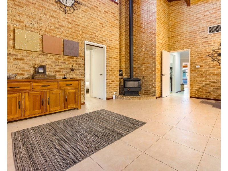 9 Bluebell Court, Thornlie WA 6108