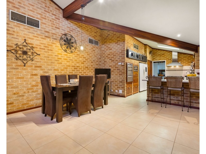 9 Bluebell Court, Thornlie WA 6108