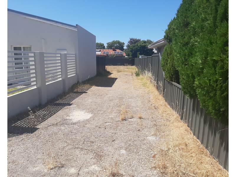 5A Churchdown Street, Thornlie WA 6108