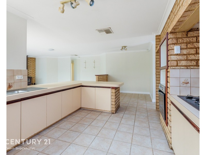 17 Murdoch Road, Thornlie WA 6108