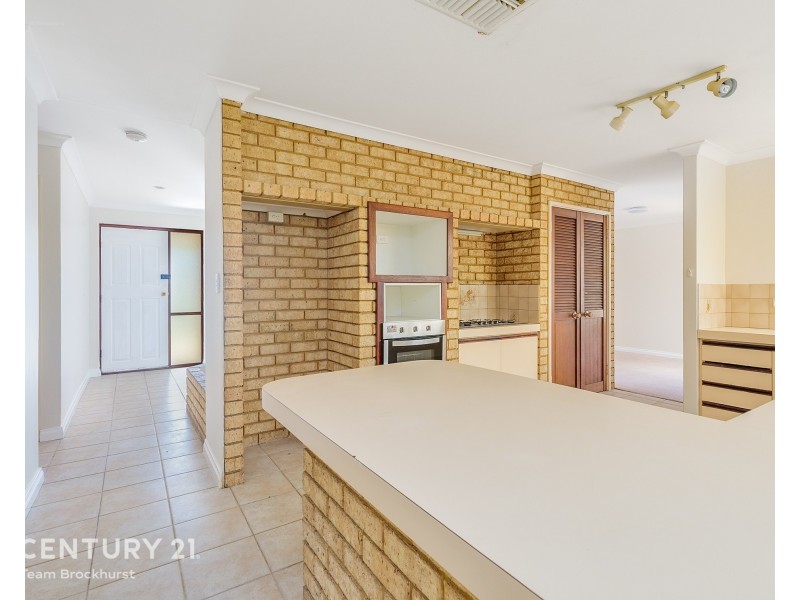 17 Murdoch Road, Thornlie WA 6108