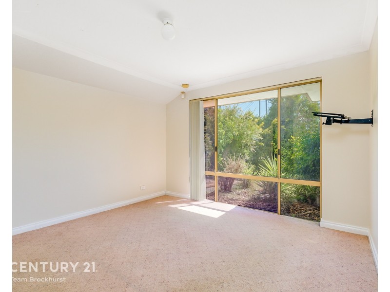 17 Murdoch Road, Thornlie WA 6108