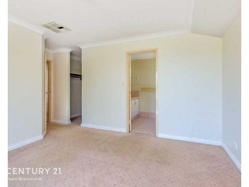 17 Murdoch Road, Thornlie WA 6108