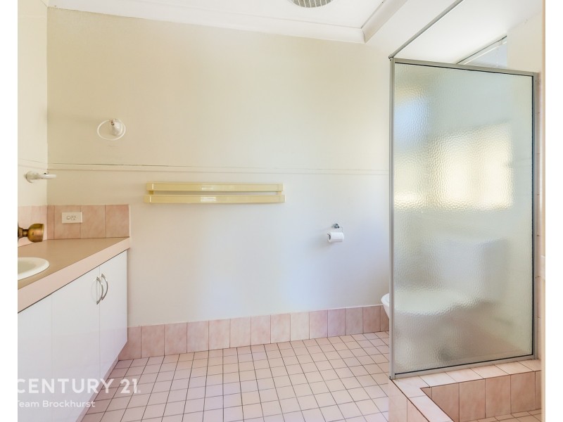 17 Murdoch Road, Thornlie WA 6108