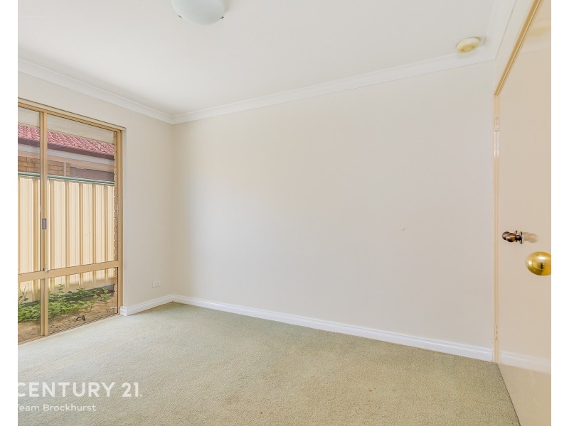 17 Murdoch Road, Thornlie WA 6108