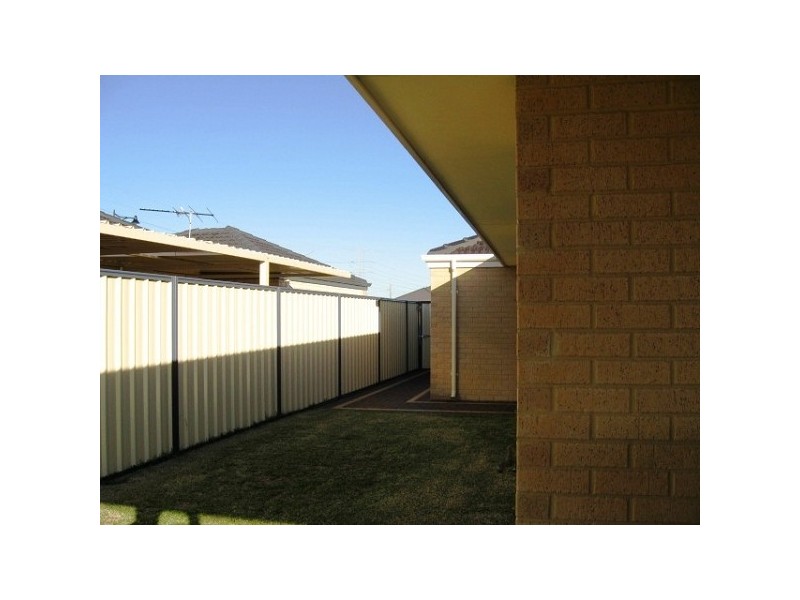 8 Crockett Way, Success WA 6164