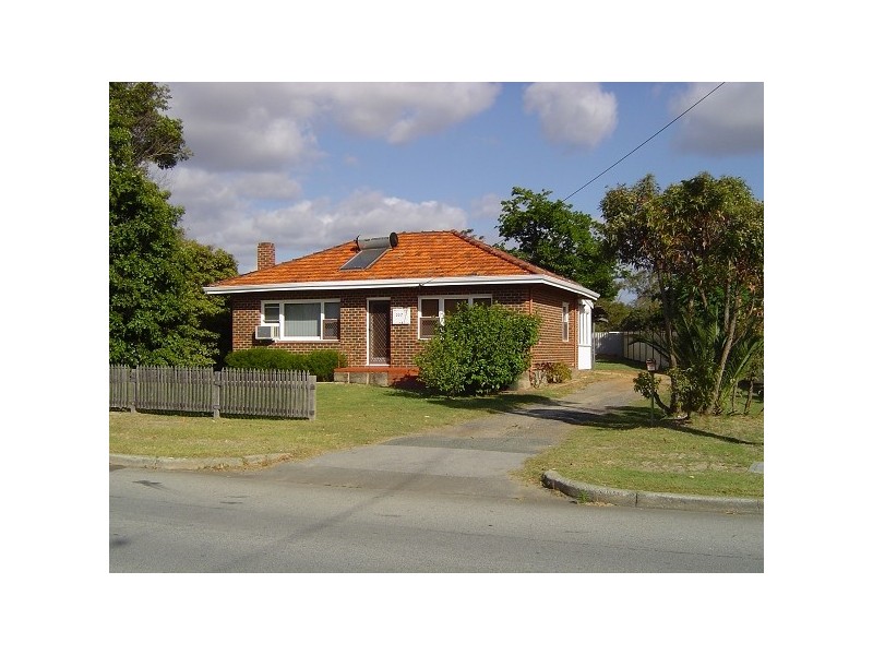 227 Hamilton Street, Queens Park WA 6107