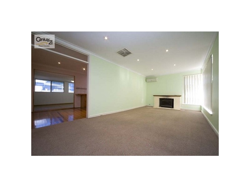 27 Cranwell Street, Thornlie WA 6108