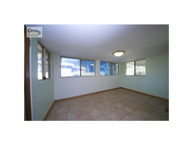 27 Cranwell Street, Thornlie WA 6108