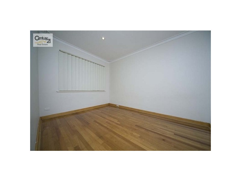 27 Cranwell Street, Thornlie WA 6108