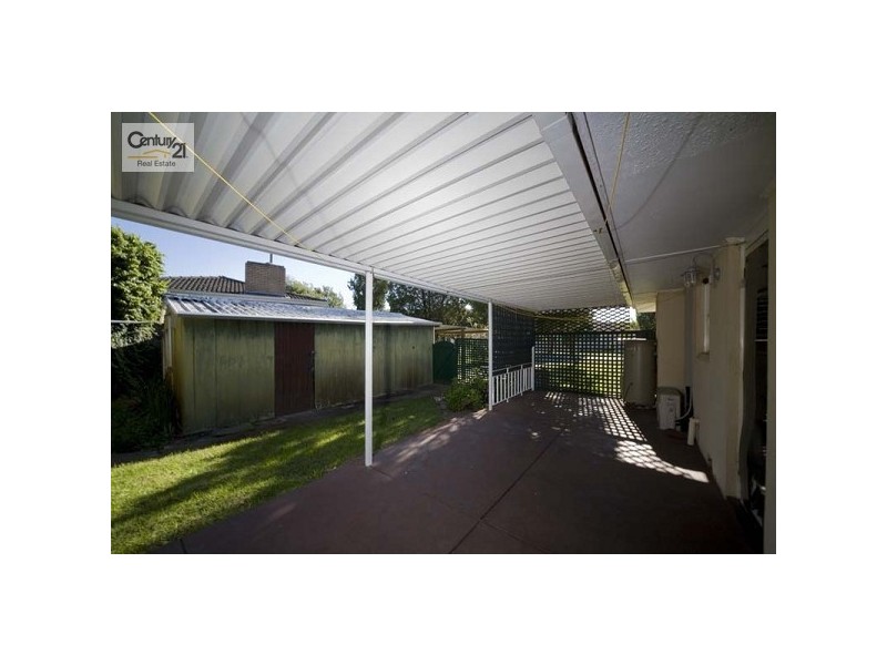 27 Cranwell Street, Thornlie WA 6108