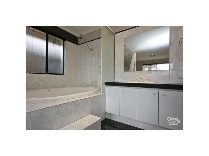 101 Luyer Avenue, Beckenham WA 6107