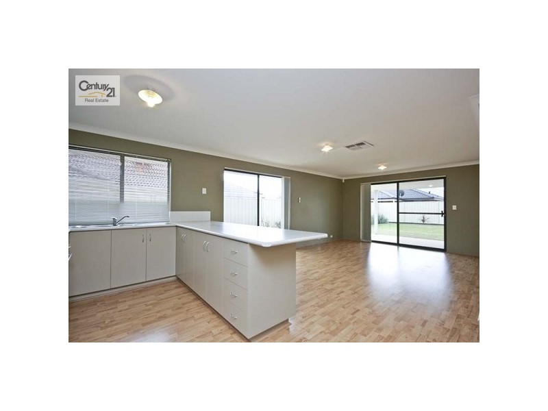 16 Fulmar Way, Seville Grove WA 6112