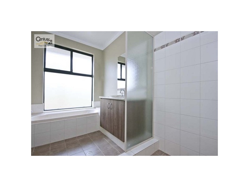 16 Fulmar Way, Seville Grove WA 6112