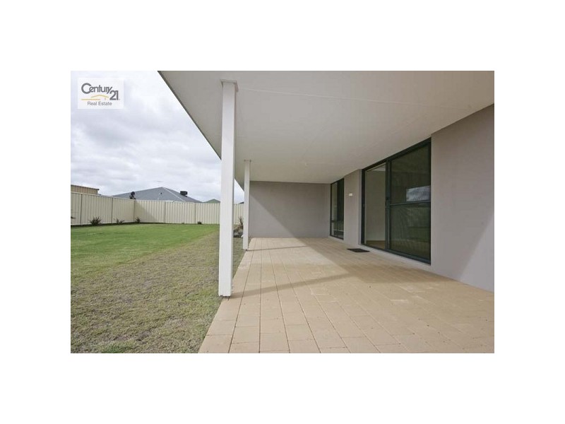 16 Fulmar Way, Seville Grove WA 6112