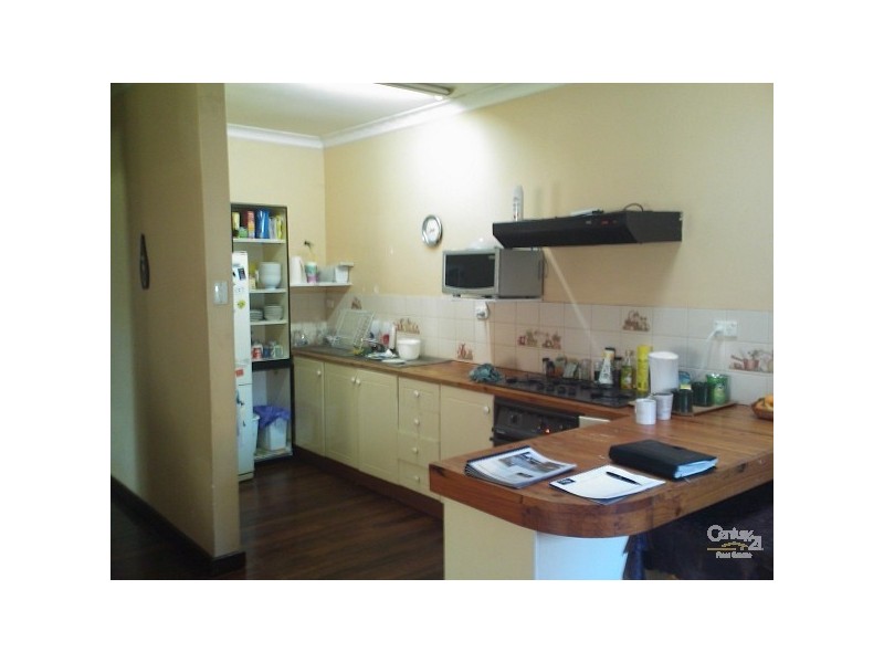 8 Range View Way, Thornlie WA 6108