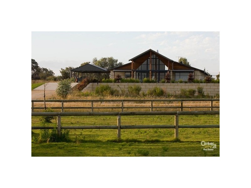 132 Boomerang Road, Oldbury WA 6121