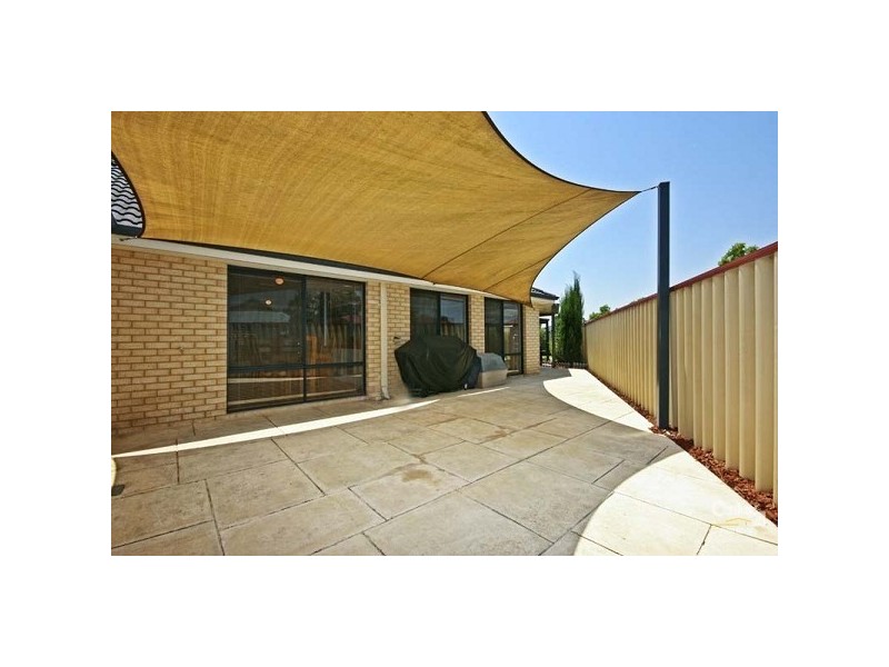 15 Elson Way, Cloverdale WA 6105