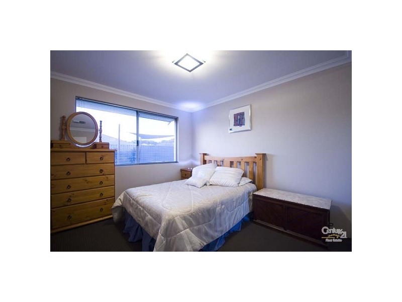 11 Temple Way, Piara Waters WA 6112