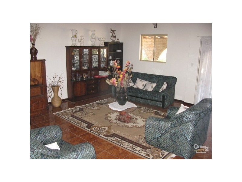 206 Cormorant Court, Southern River WA 6110