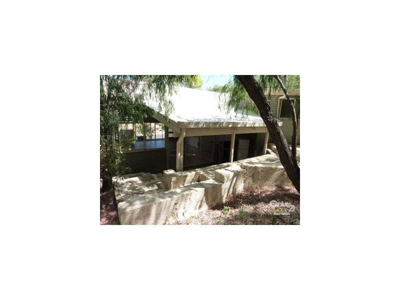 16 Hide Away Vale, Preston Beach WA 6215