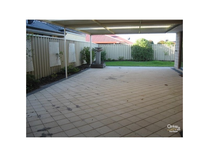 16 Bartlett Way, Canning Vale WA 6155