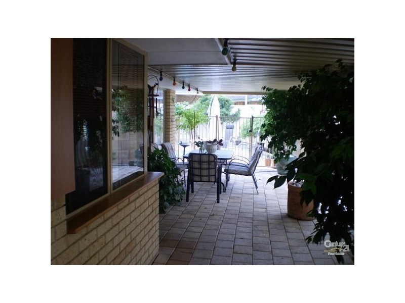 31 Redheart Drive, Thornlie WA 6108