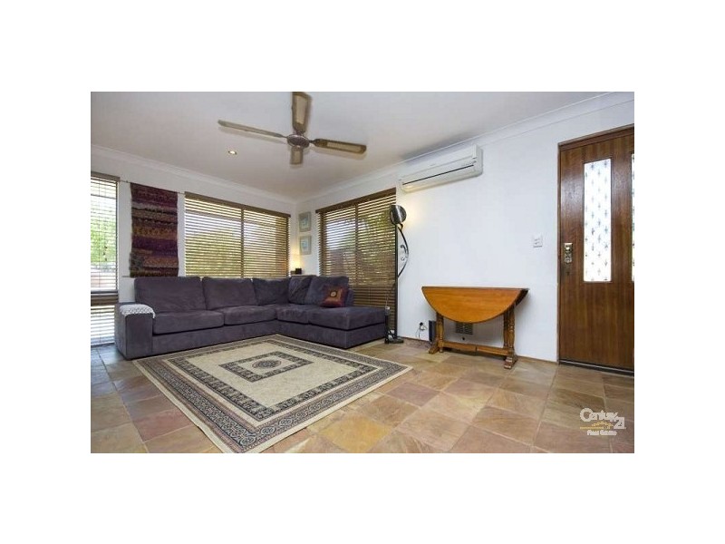 4 Ilford Place, Thornlie WA 6108