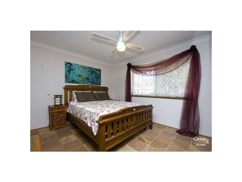 4 Ilford Place, Thornlie WA 6108