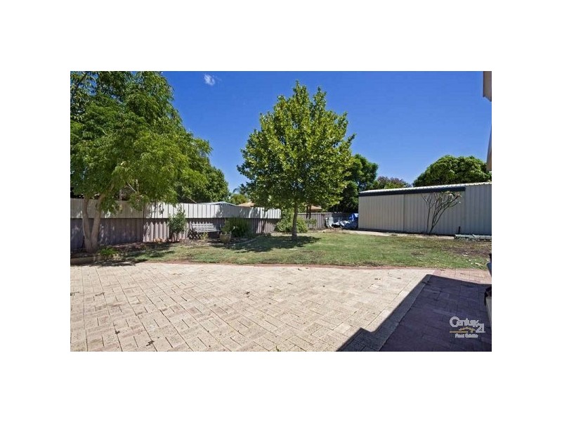 4 Ilford Place, Thornlie WA 6108