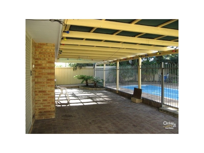 13 Mallard Street, Thornlie WA 6108