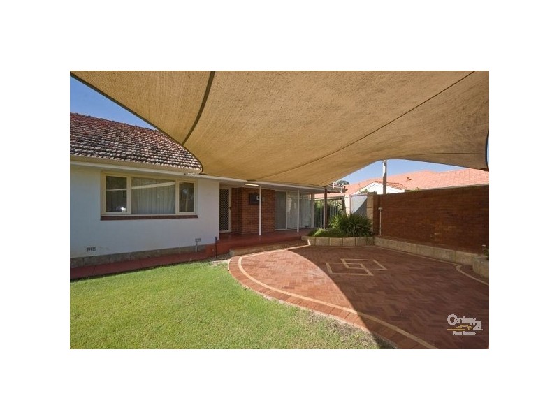 16 Davilak Crescent, Manning WA 6152