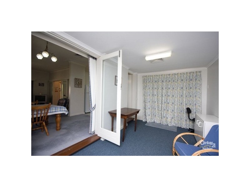 16 Davilak Crescent, Manning WA 6152