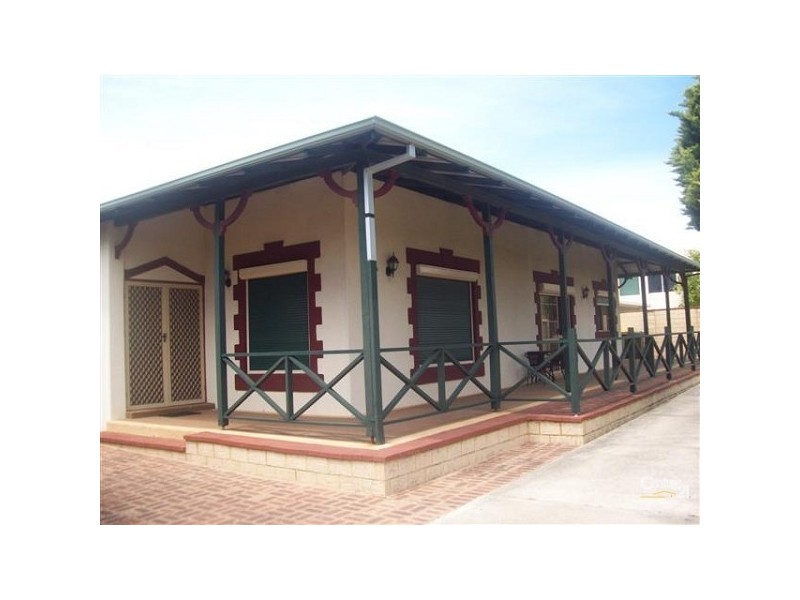 1A Civic Gardens, Cannington WA 6107