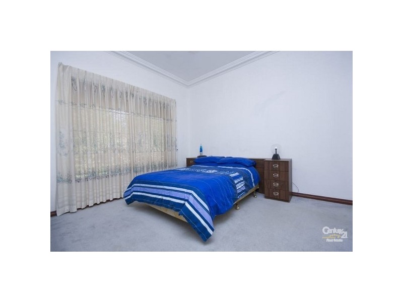 1A Civic Gardens, Cannington WA 6107