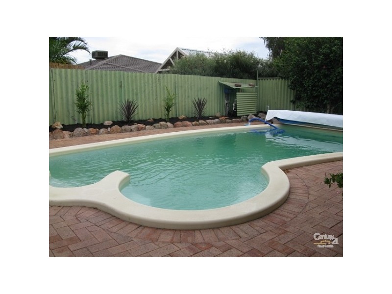 10 Doomben Court, Willetton WA 6155