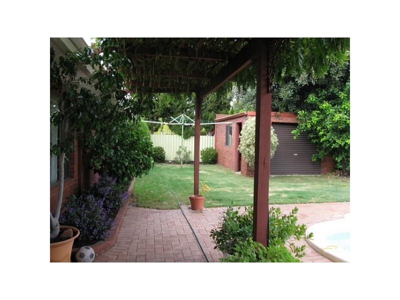 10 Doomben Court, Willetton WA 6155