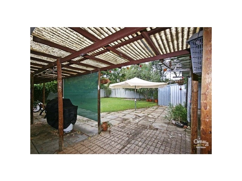 90 Connemara Drive, Thornlie WA 6108