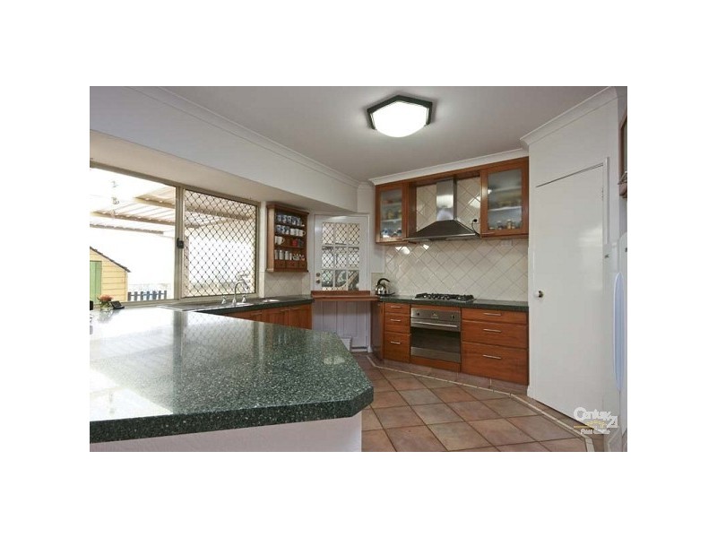 21 Treaty Oak Cove, Bibra Lake WA 6163