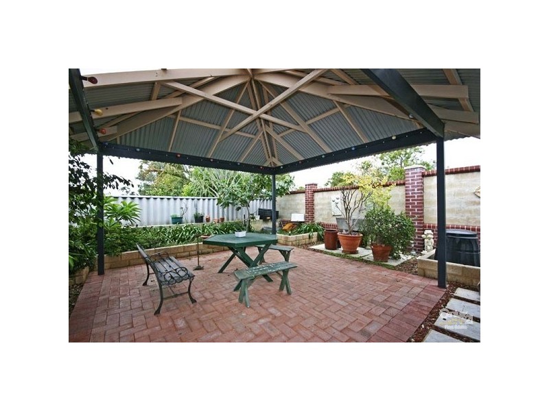 21 Treaty Oak Cove, Bibra Lake WA 6163