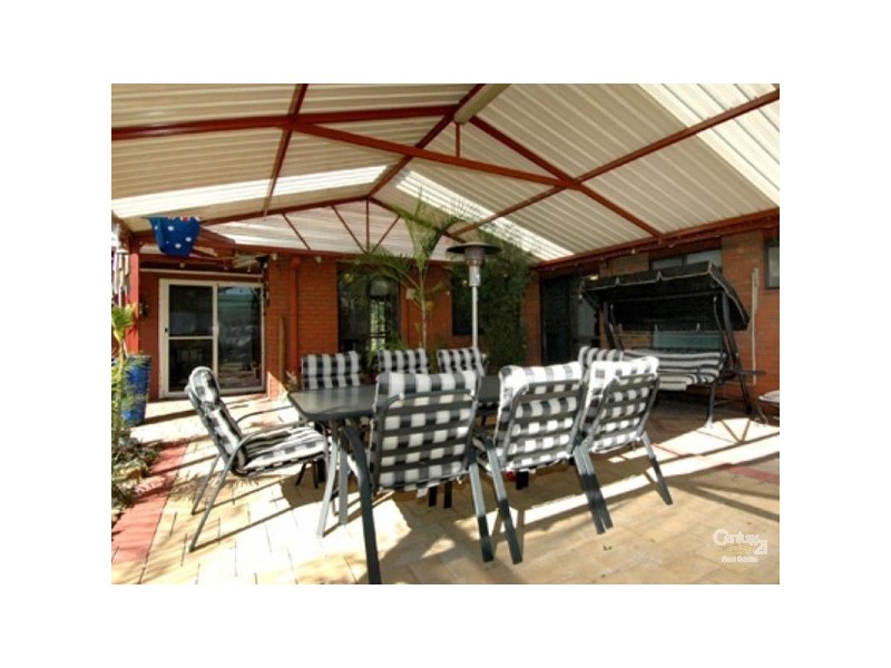 10 Burslem Drive, Thornlie WA 6108