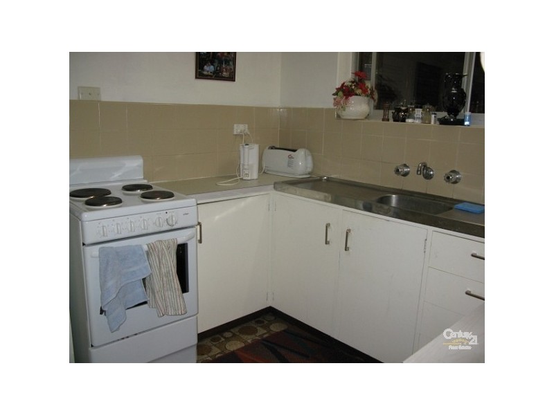 27 Pembury Road, Thornlie WA 6108