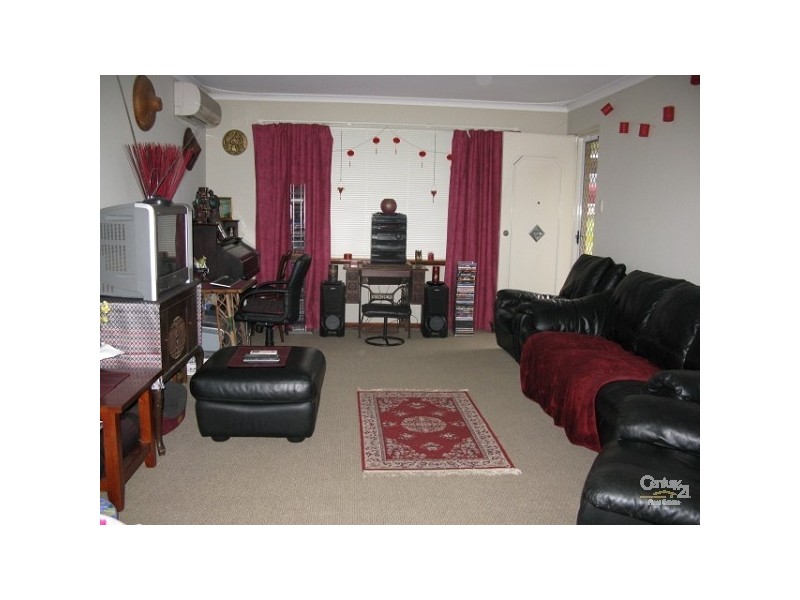 27 Pembury Road, Thornlie WA 6108
