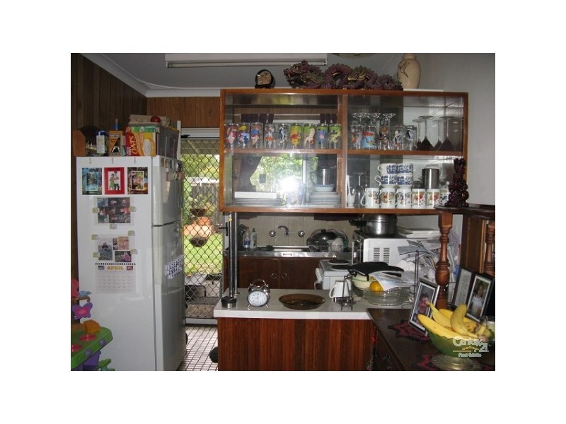 27 Pembury Road, Thornlie WA 6108