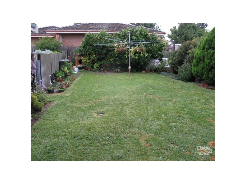 27 Pembury Road, Thornlie WA 6108