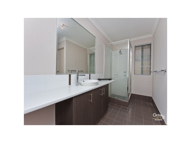 3 Grallina Way, Tapping WA 6065