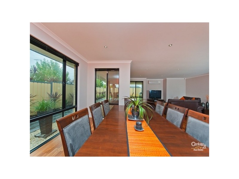 3 Grallina Way, Tapping WA 6065