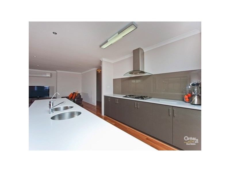 3 Grallina Way, Tapping WA 6065