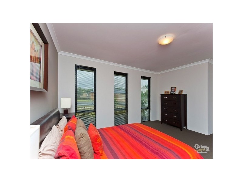 3 Grallina Way, Tapping WA 6065