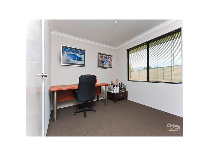 3 Grallina Way, Tapping WA 6065